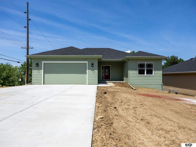 1424 2nd Avenue, Plattsmouth, NE 68048