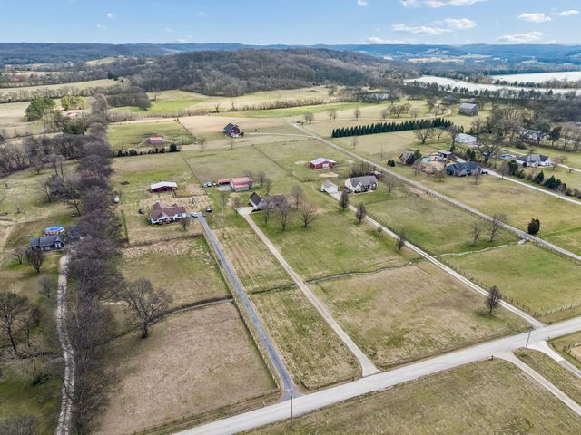 6935 Hoover Mason Ln, Mount Pleasant, TN 38474