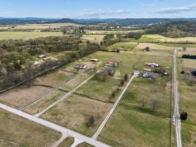 6935 Hoover Mason Ln, Mount Pleasant, TN 38474