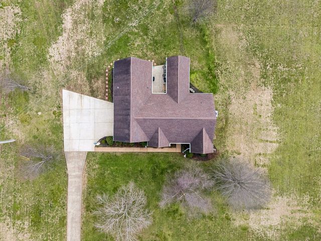 6935 Hoover Mason Ln, Mount Pleasant, TN 38474