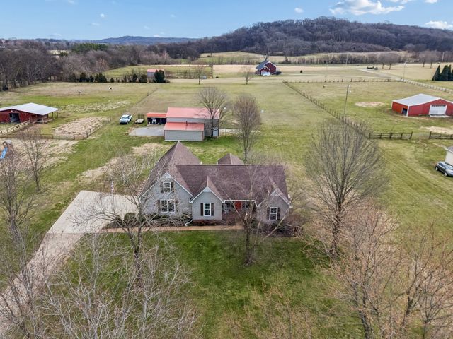 6935 Hoover Mason Ln, Mount Pleasant, TN 38474