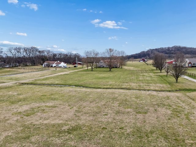 6935 Hoover Mason Ln, Mount Pleasant, TN 38474