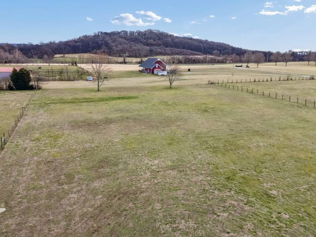 6935 Hoover Mason Ln, Mount Pleasant, TN 38474