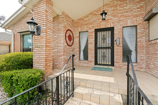 6223 MEADOW GRV, Windcrest, TX 78239