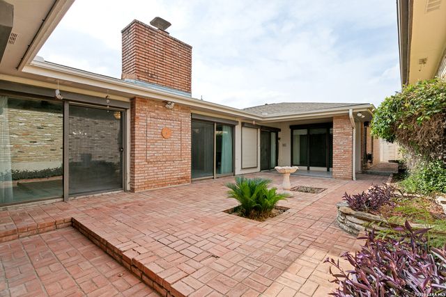 6223 MEADOW GRV, Windcrest, TX 78239