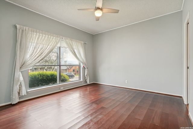 6223 MEADOW GRV, Windcrest, TX 78239