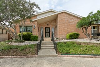 6223 MEADOW GRV, Windcrest, TX 78239