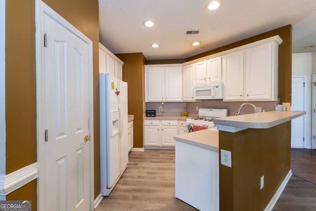300 Pilgrim Way, Fayetteville, GA 30214