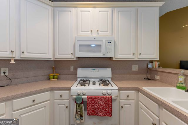 300 Pilgrim Way, Fayetteville, GA 30214