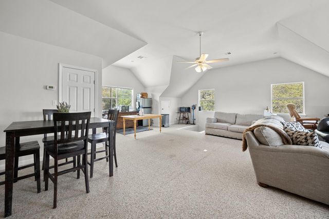 301 Hall LN, Spicewood, TX 78669
