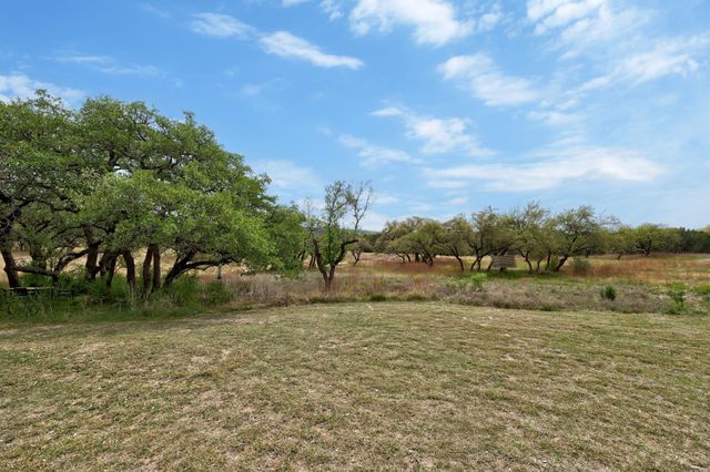 301 Hall LN, Spicewood, TX 78669