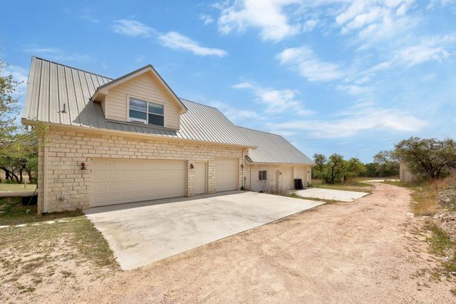 301 Hall LN, Spicewood, TX 78669