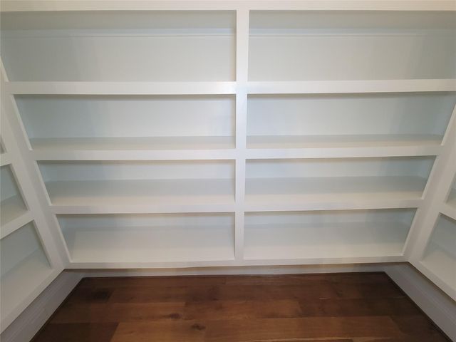 533 W 27th, Houston, TX 77008