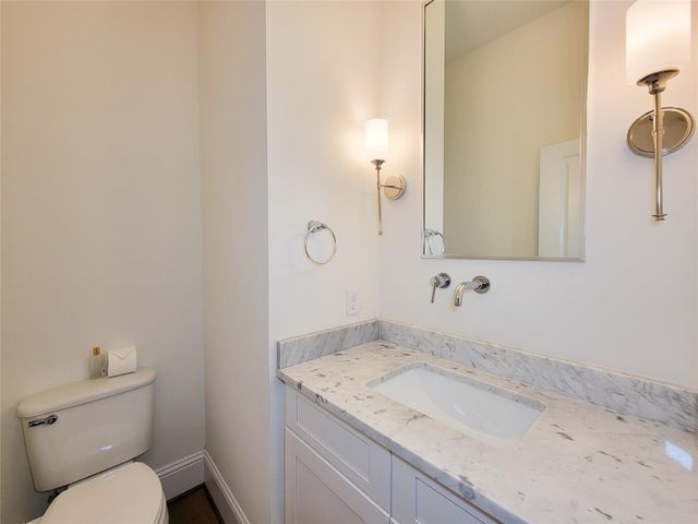 533 W 27th, Houston, TX 77008