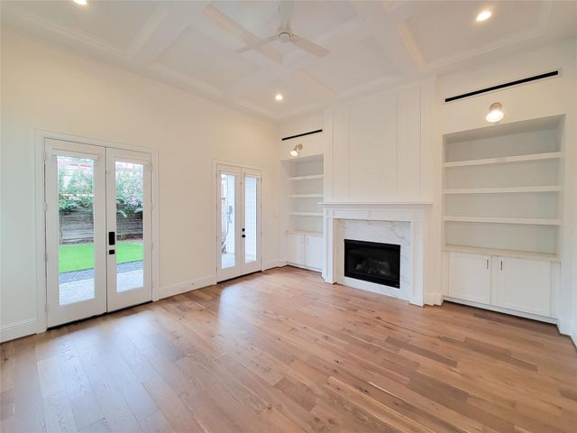 533 W 27th, Houston, TX 77008