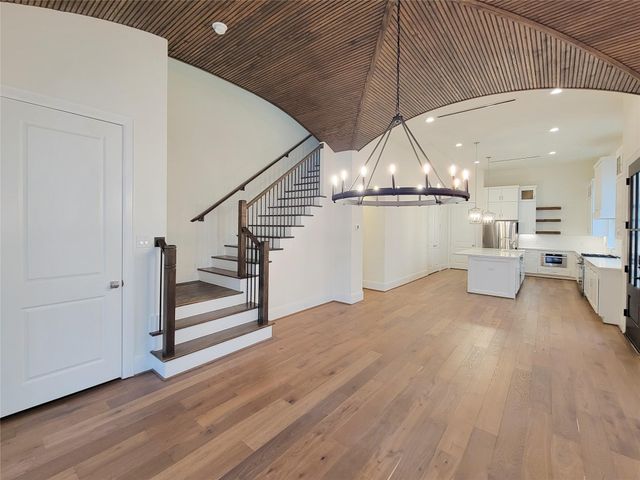 533 W 27th, Houston, TX 77008