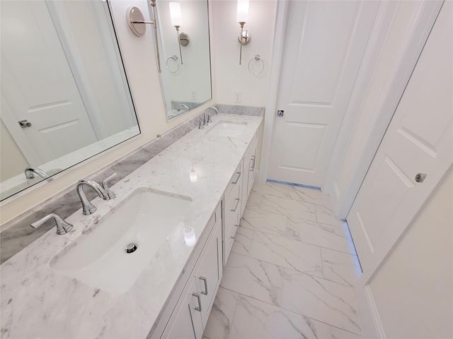 533 W 27th, Houston, TX 77008