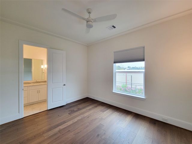 533 W 27th, Houston, TX 77008