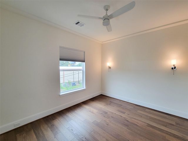 533 W 27th, Houston, TX 77008