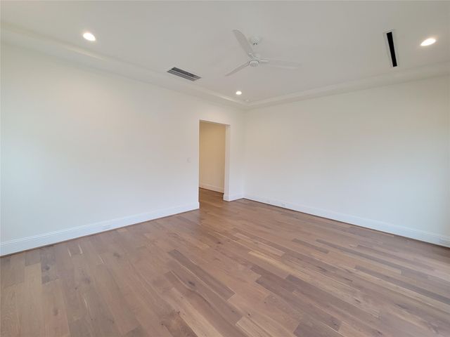 533 W 27th, Houston, TX 77008