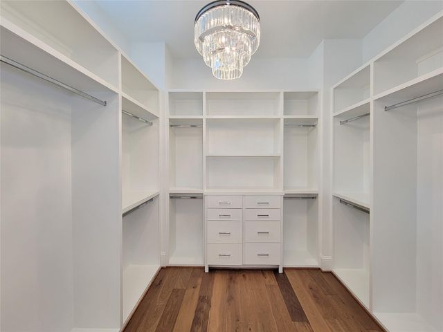 533 W 27th, Houston, TX 77008