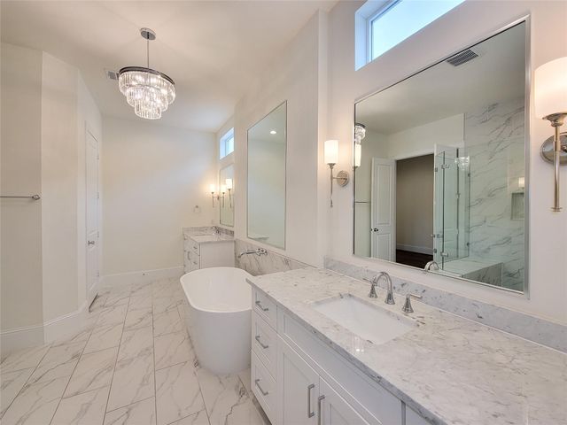 533 W 27th, Houston, TX 77008