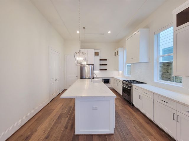 533 W 27th, Houston, TX 77008