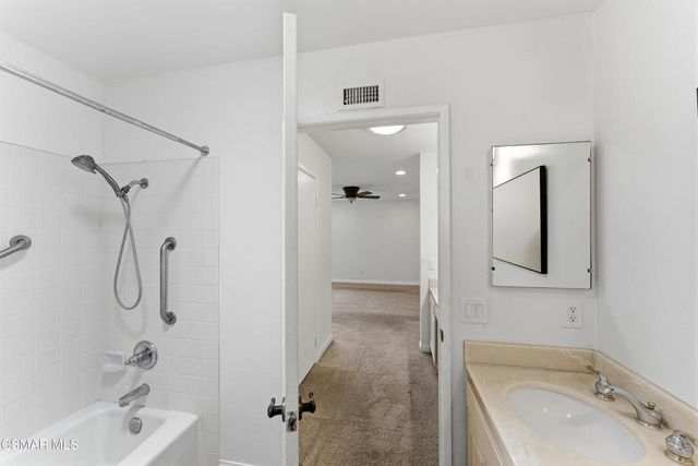17236 Village 17, Camarillo, CA 93012
