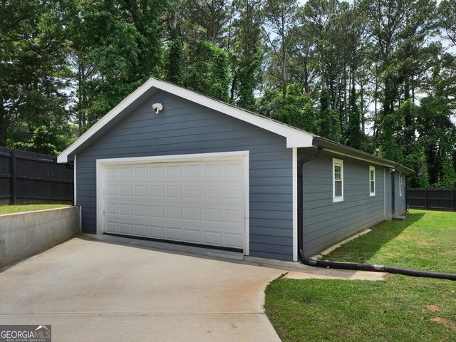 5521 Joeclay Drive, Stone Mountain, GA 30084