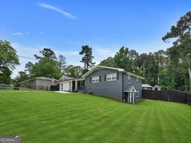 5521 Joeclay Drive, Stone Mountain, GA 30084