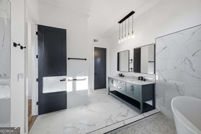 6465 Yacht Club Road, Flowery Branch, GA 30542