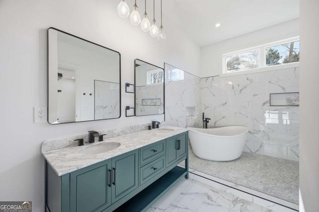 6465 Yacht Club Road, Flowery Branch, GA 30542