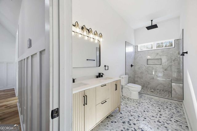 6465 Yacht Club Road, Flowery Branch, GA 30542