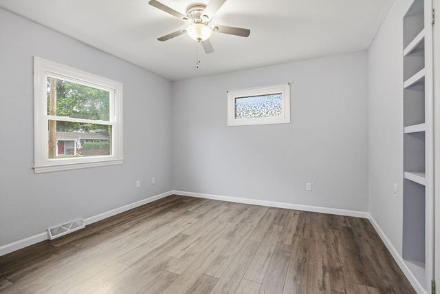 7 E ALHAMBRA DR, Columbia, MO 65203