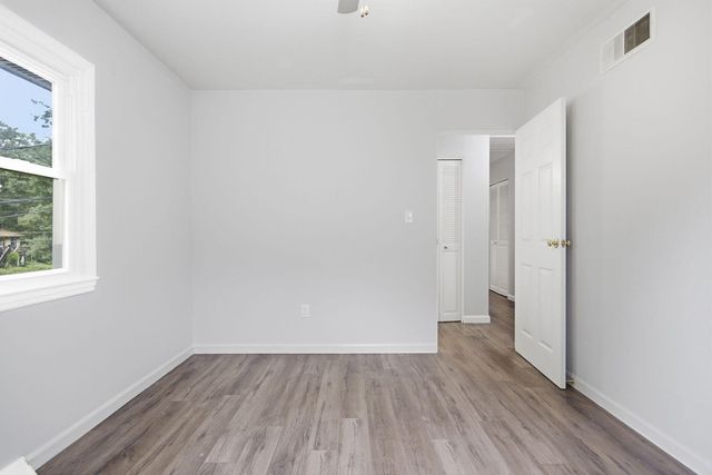 7 E ALHAMBRA DR, Columbia, MO 65203