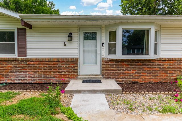 7 E ALHAMBRA DR, Columbia, MO 65203