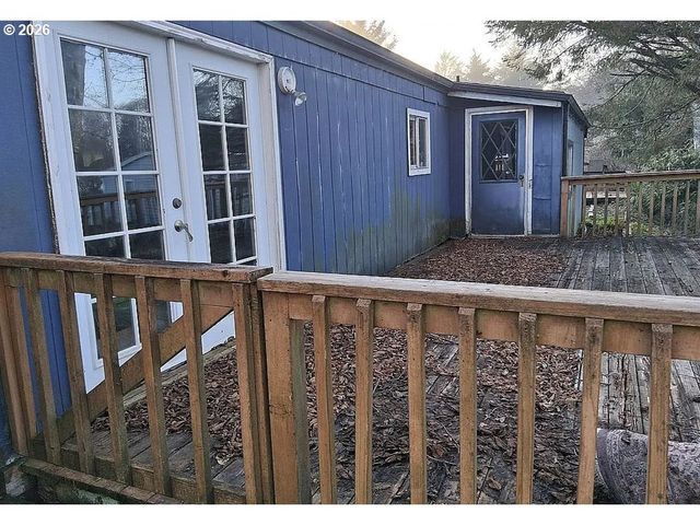 1040 CHARLOTTE Ct, Rockaway Beach, OR 97136