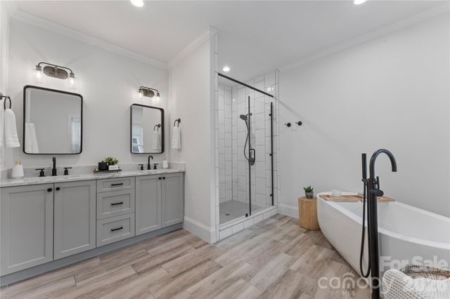 429 Pecan Avenue, Charlotte, NC 28204
