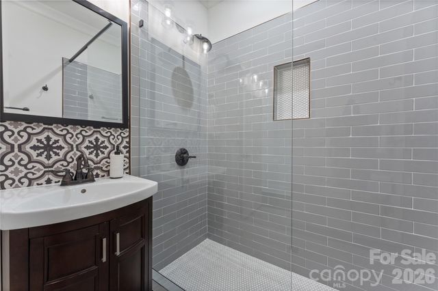 429 Pecan Avenue, Charlotte, NC 28204