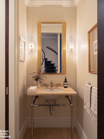 208 E 62ND Street, New York City, NY 10065