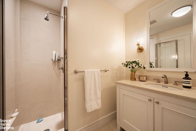 208 E 62ND Street, New York City, NY 10065