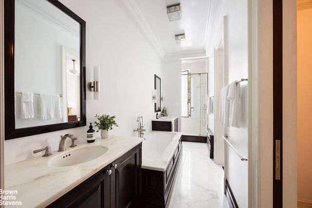 208 E 62ND Street, New York City, NY 10065