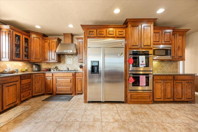 1704 Texas Drive, Glen Rose, TX 76043