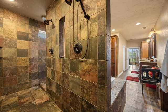 1704 Texas Drive, Glen Rose, TX 76043