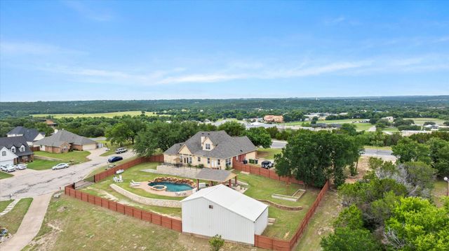 1704 Texas Drive, Glen Rose, TX 76043