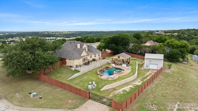1704 Texas Drive, Glen Rose, TX 76043