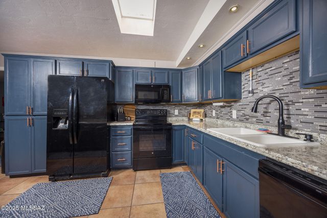 206 N Cherokee Trail, Benson, AZ 85602