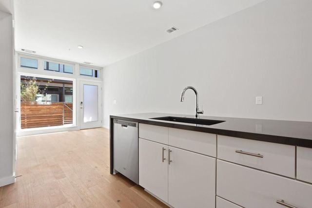 2002 E 7th ST 246, Austin, TX 78702