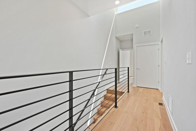 2002 E 7th ST 246, Austin, TX 78702