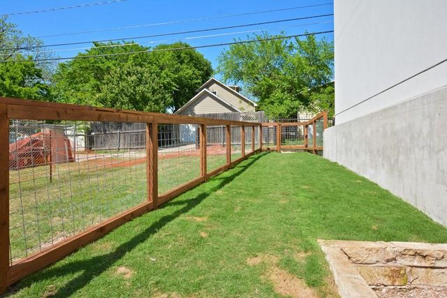 2002 E 7th ST 246, Austin, TX 78702